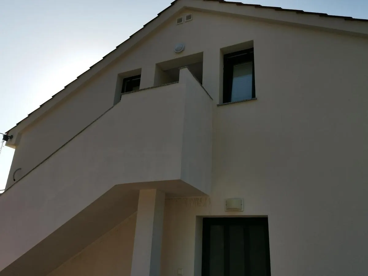 Apartment 2 Near The Sea Ugljan