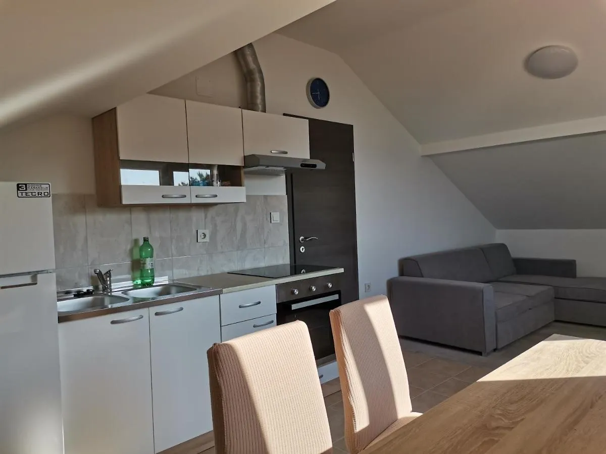 Apartment 2 Near The Sea Ugljan