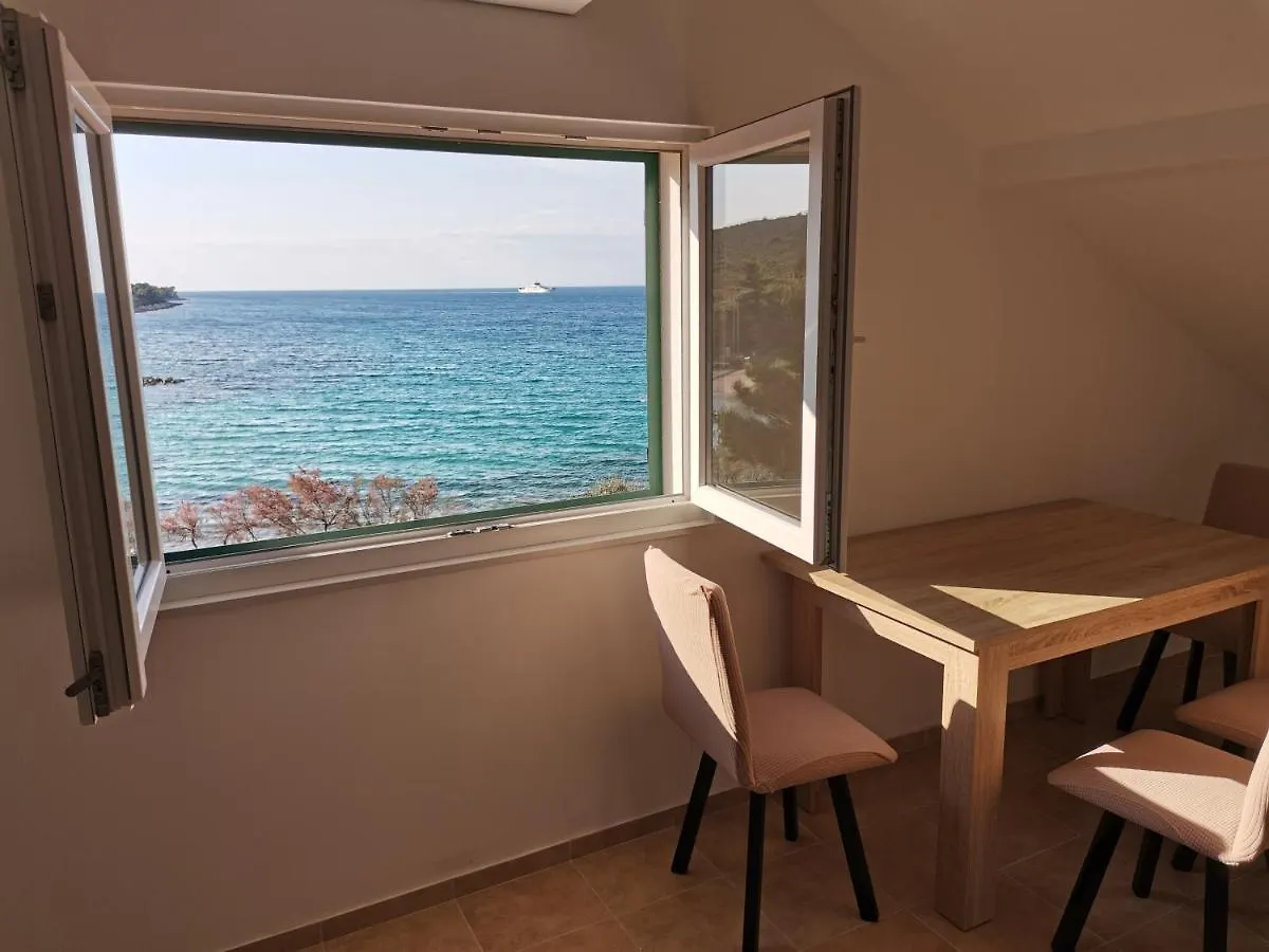 Apartment 2 Near The Sea Ugljan