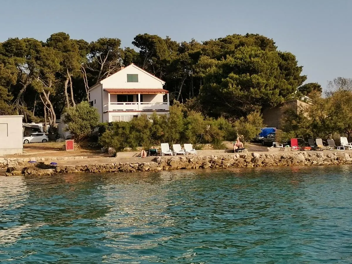 Apartment 2 Near The Sea Ugljan